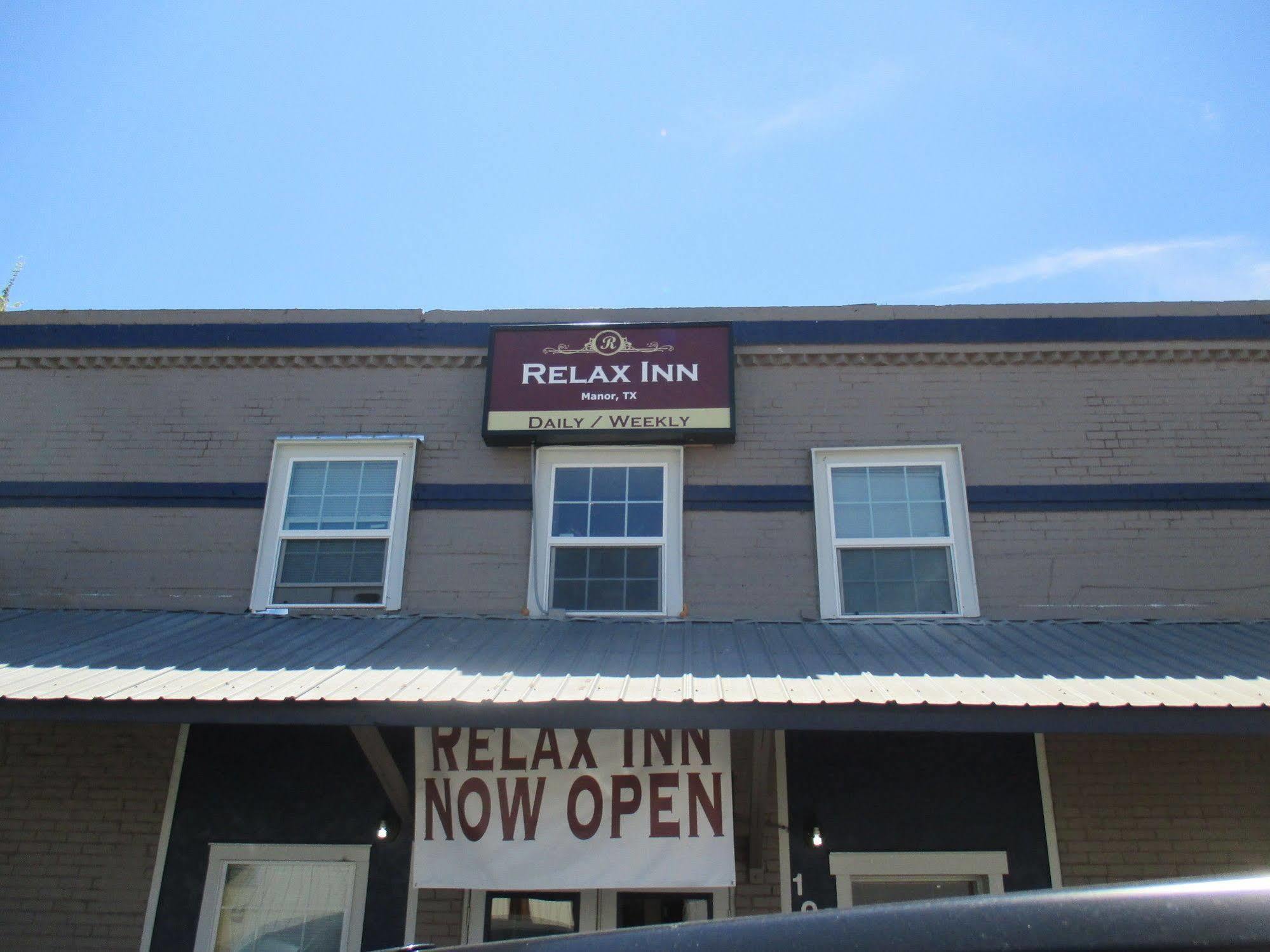 Relax Inn Манор Экстерьер фото